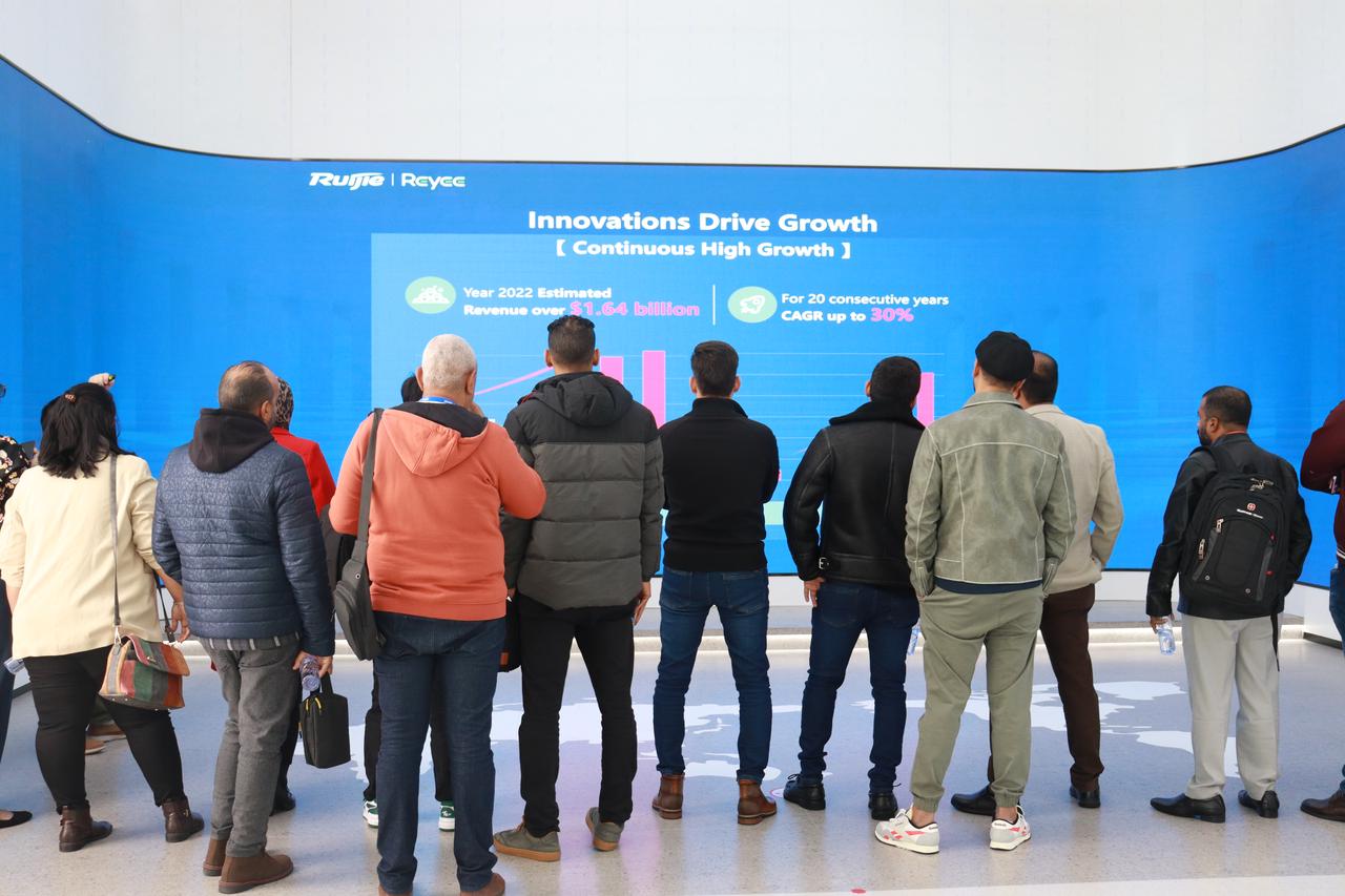 Partners visiting Ruijie Networks Innovation Experience Center in Fuzhou