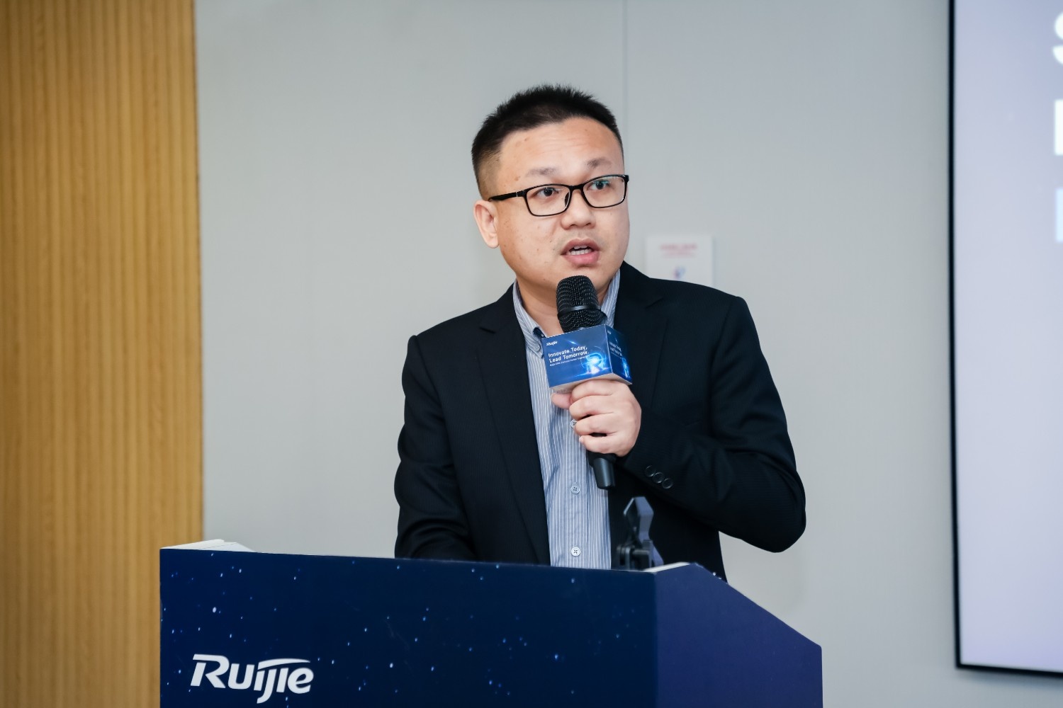 Jerry Zheng
