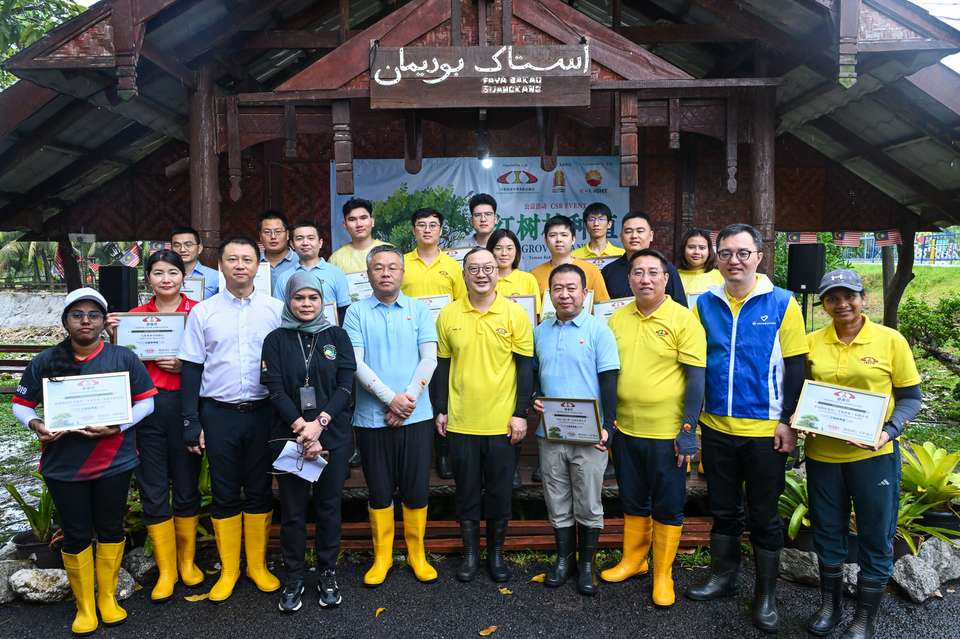 CECCM and CNPC certificate presentation ceremony