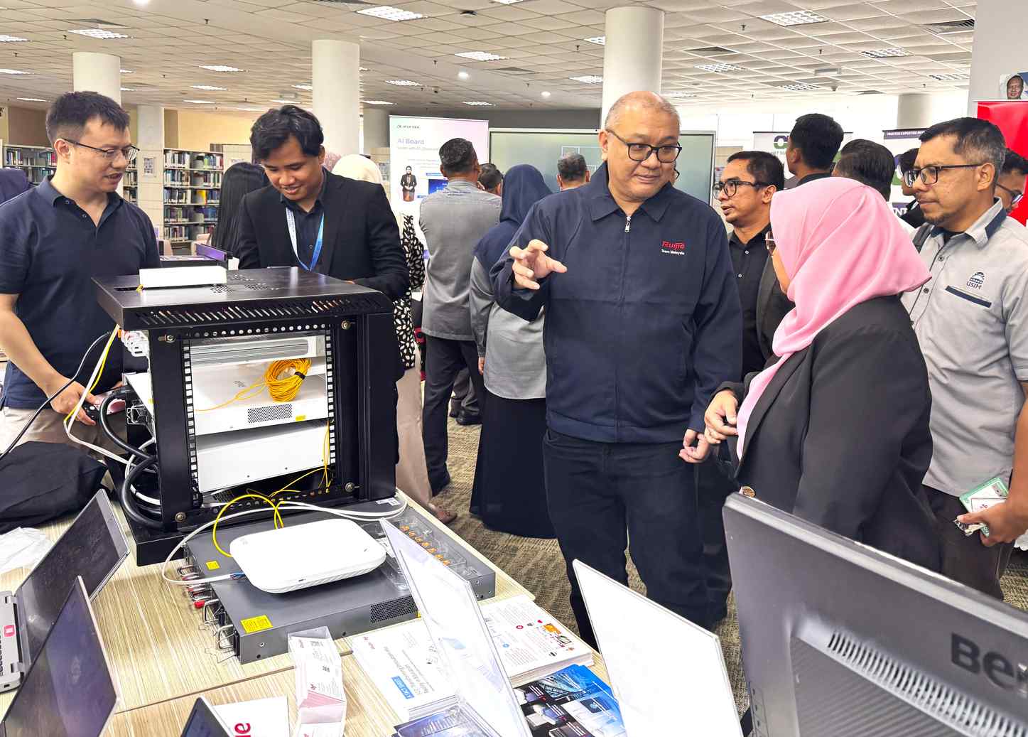 Live demonstration of Ruijie passive optical switching systems at MAPITA