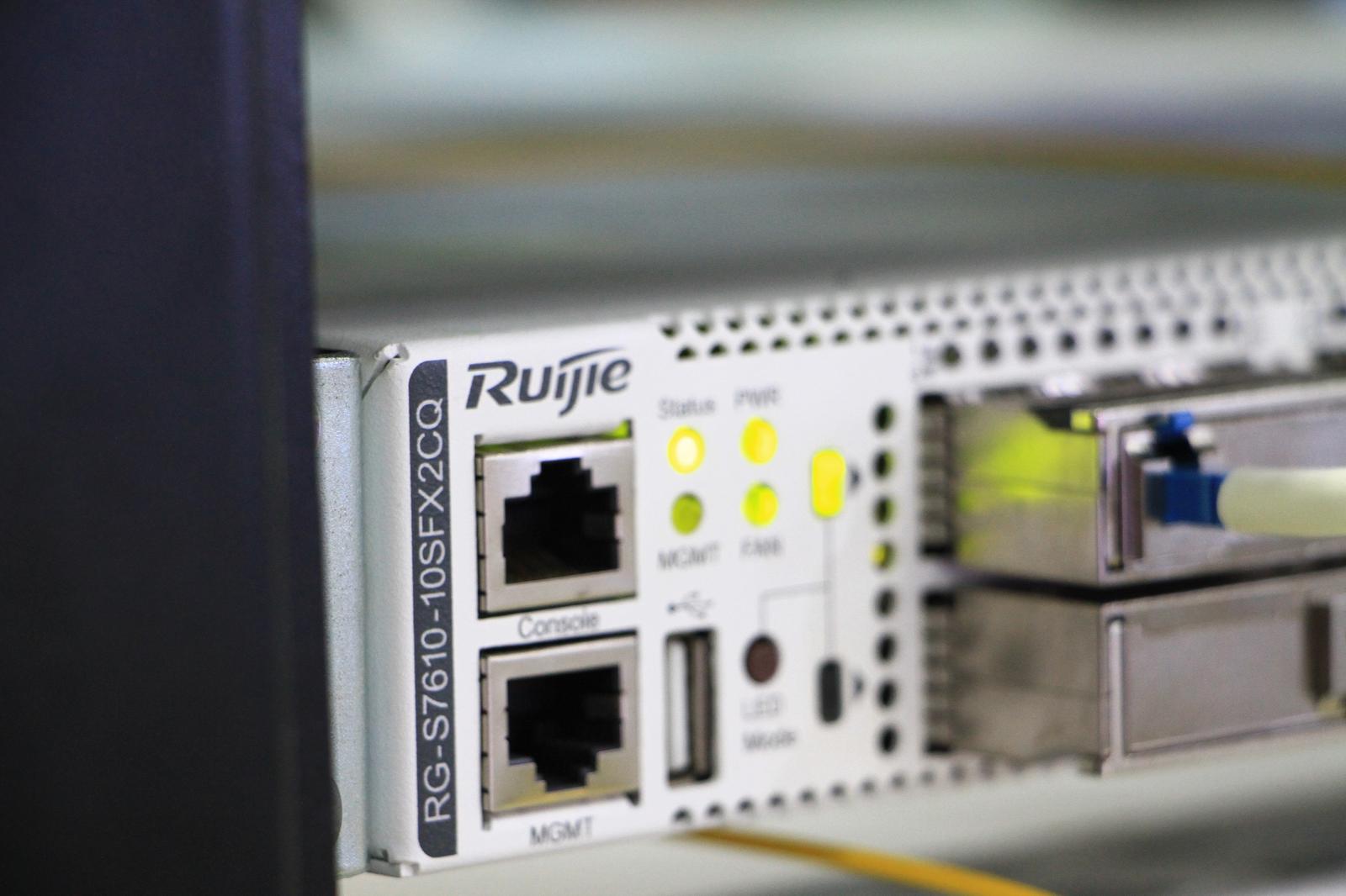 Ruijie RG-S7610-10SFX2CQ SOE switch