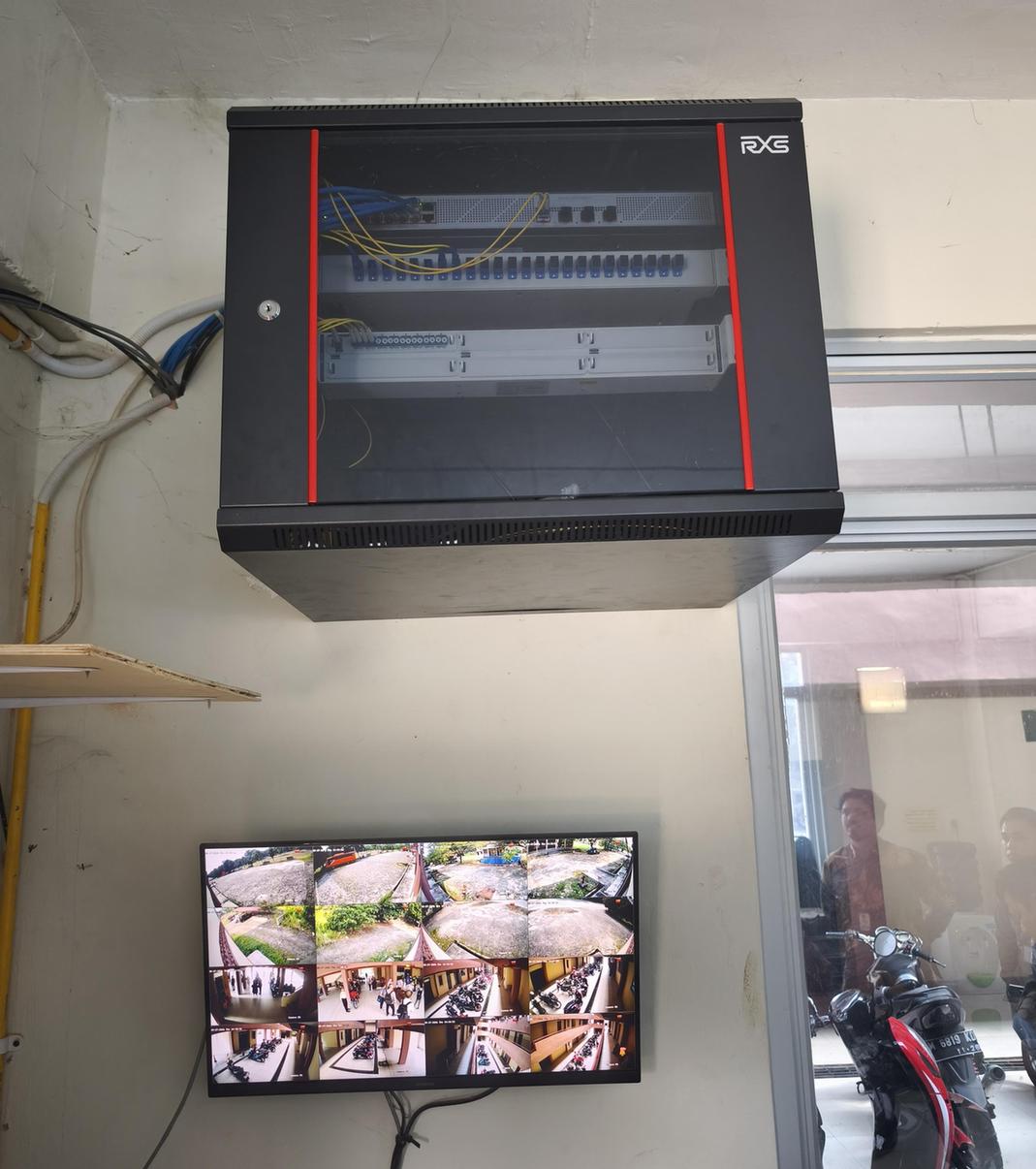 UNRI network distribution cabinet with CCTV monitor
