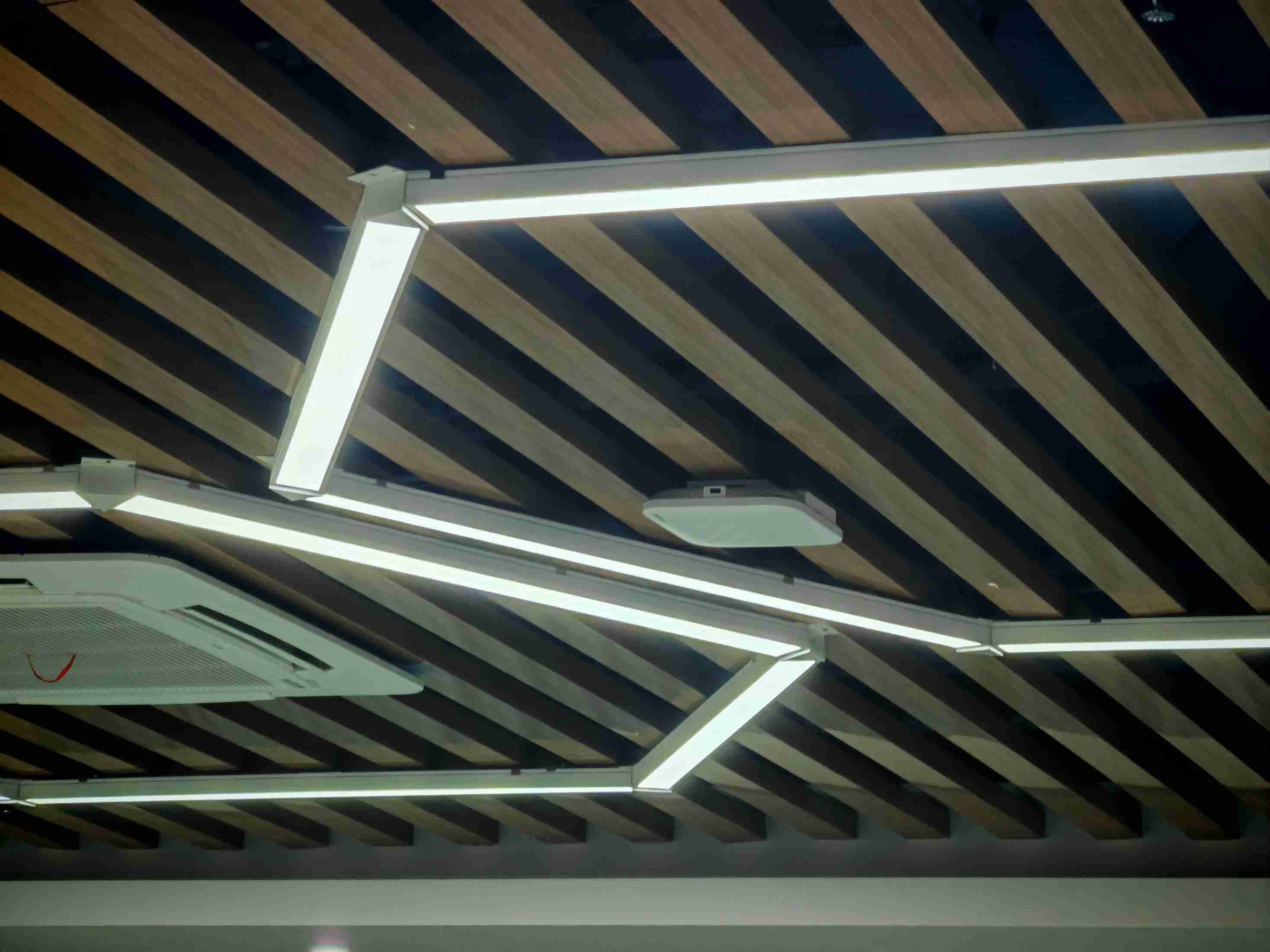 Simplified Optical Ethernet ceiling cabling installation